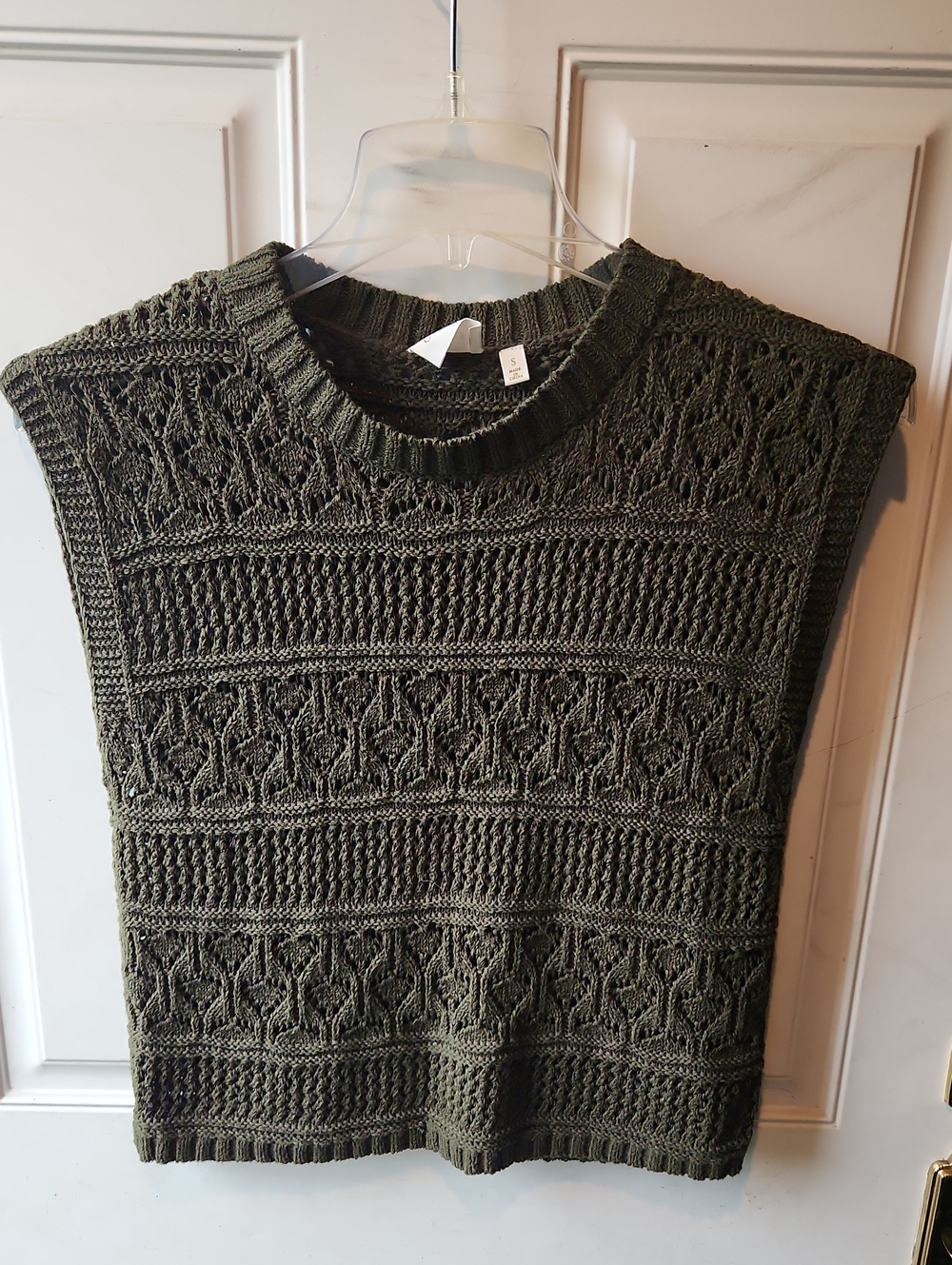 Cyrus Olive Knit Textured Crewneck Sweater Vest Size S
